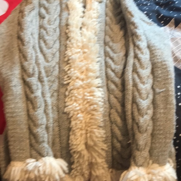 Never worn handmade coat grey and cream size is close to a medium - Picture 3 of 3